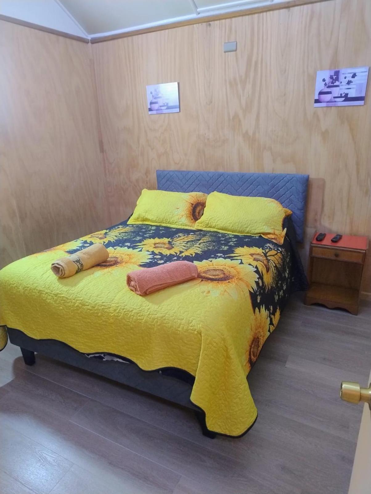 Hostal Y Residencial El Mundial Пуерто Наталес Екстериор снимка